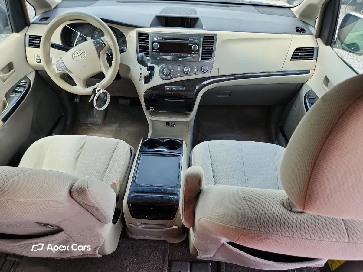 Toyota Sienna 2012