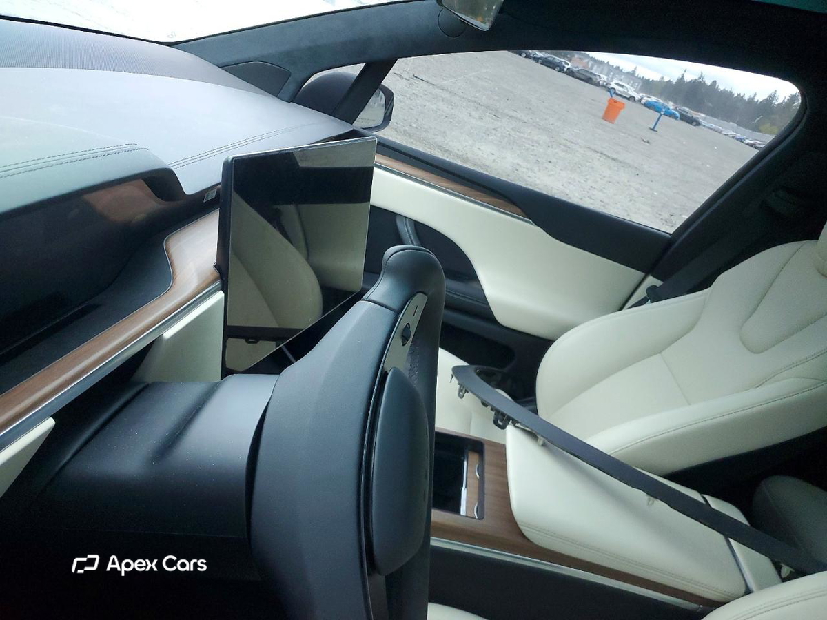 Tesla Model X 2025
