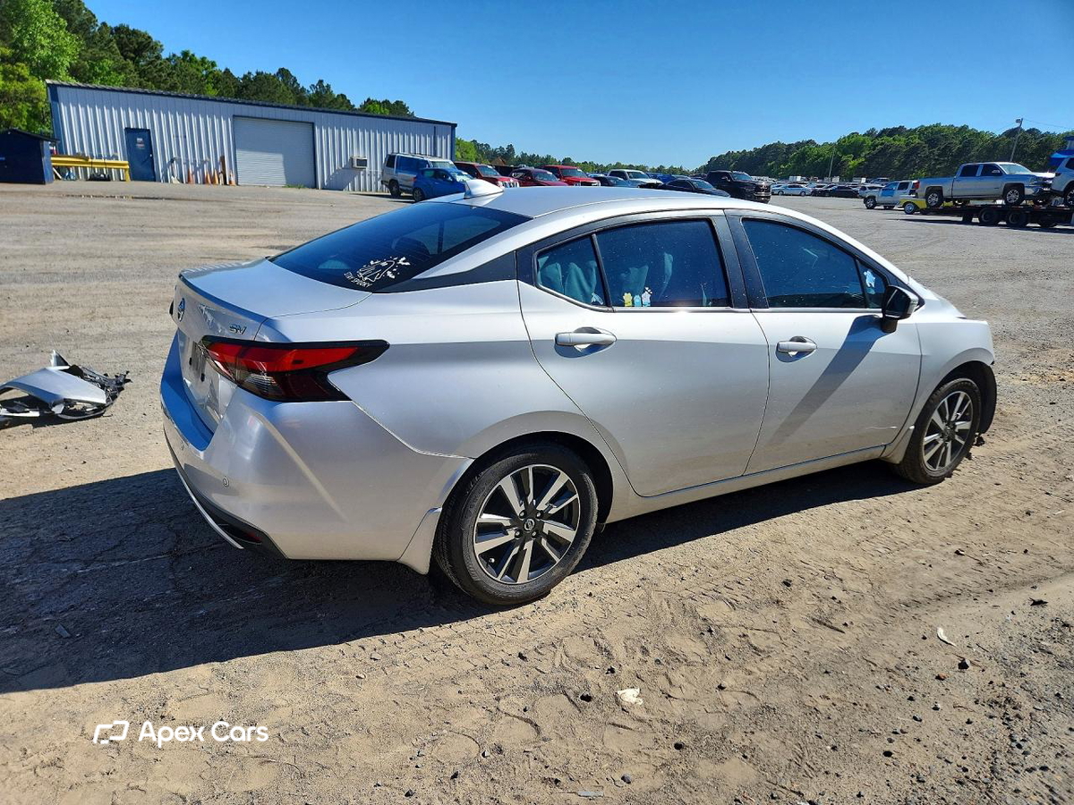 Nissan Versa 2021