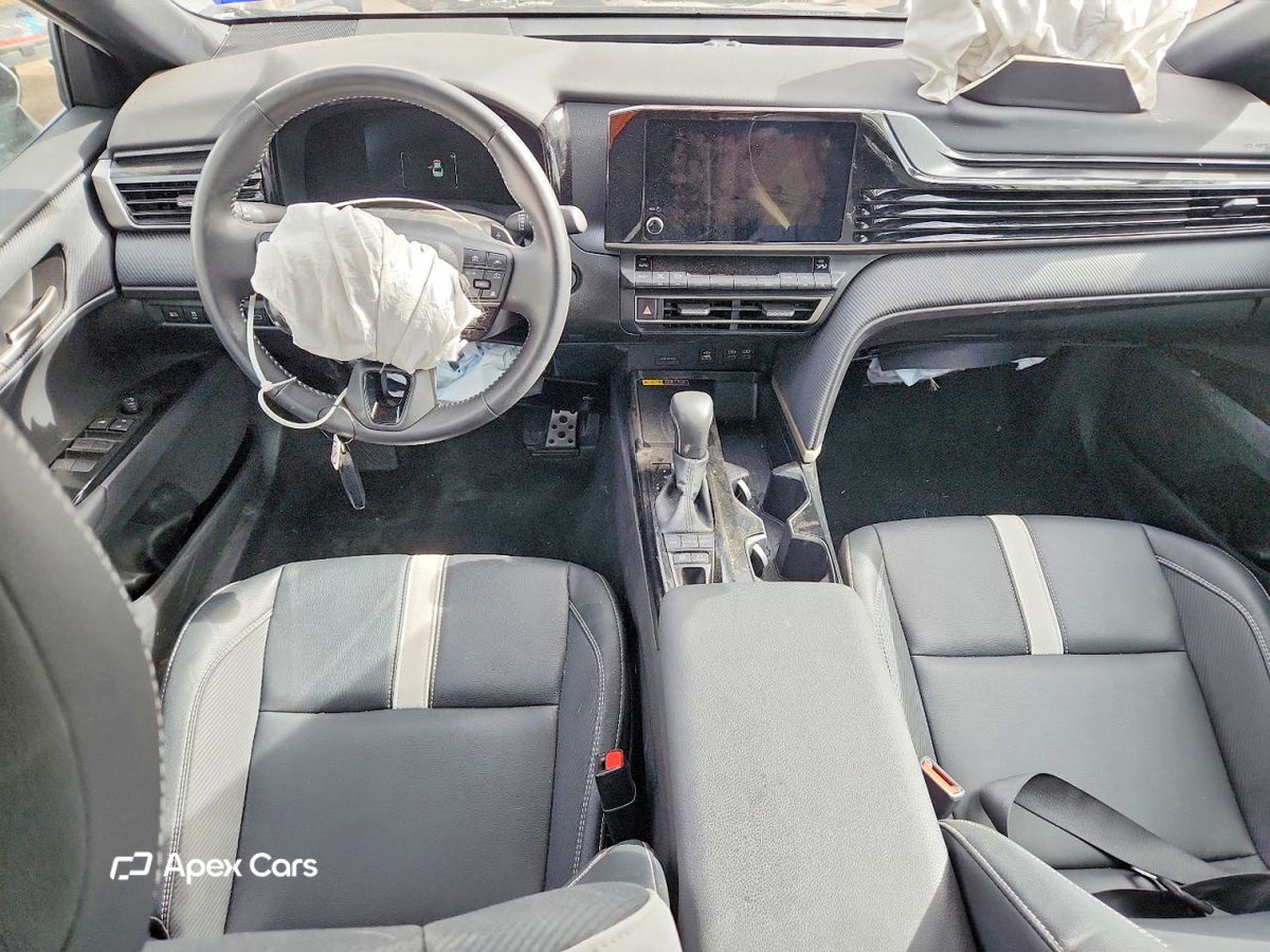 Toyota Camry 2025