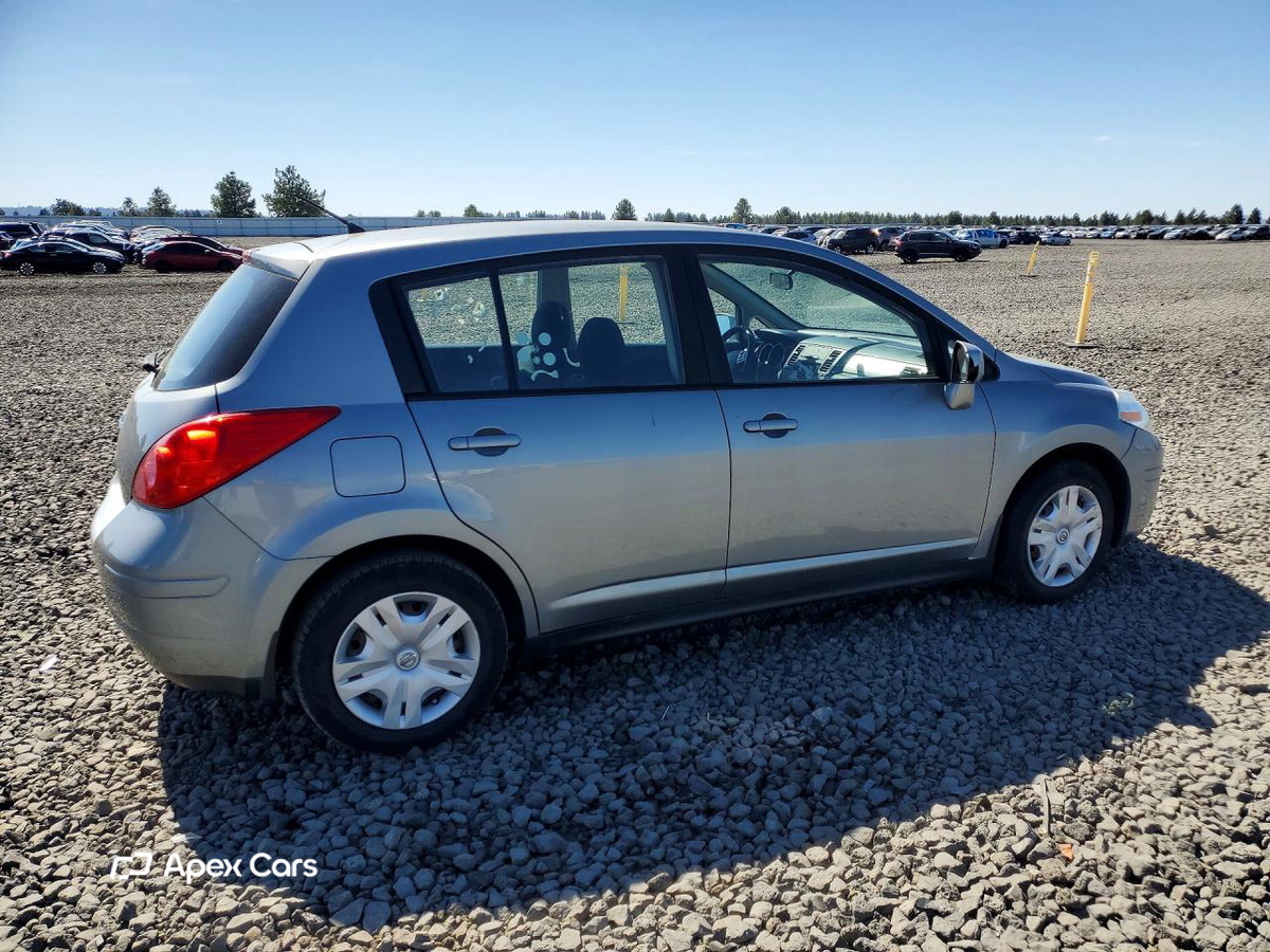 Nissan Versa 2011
