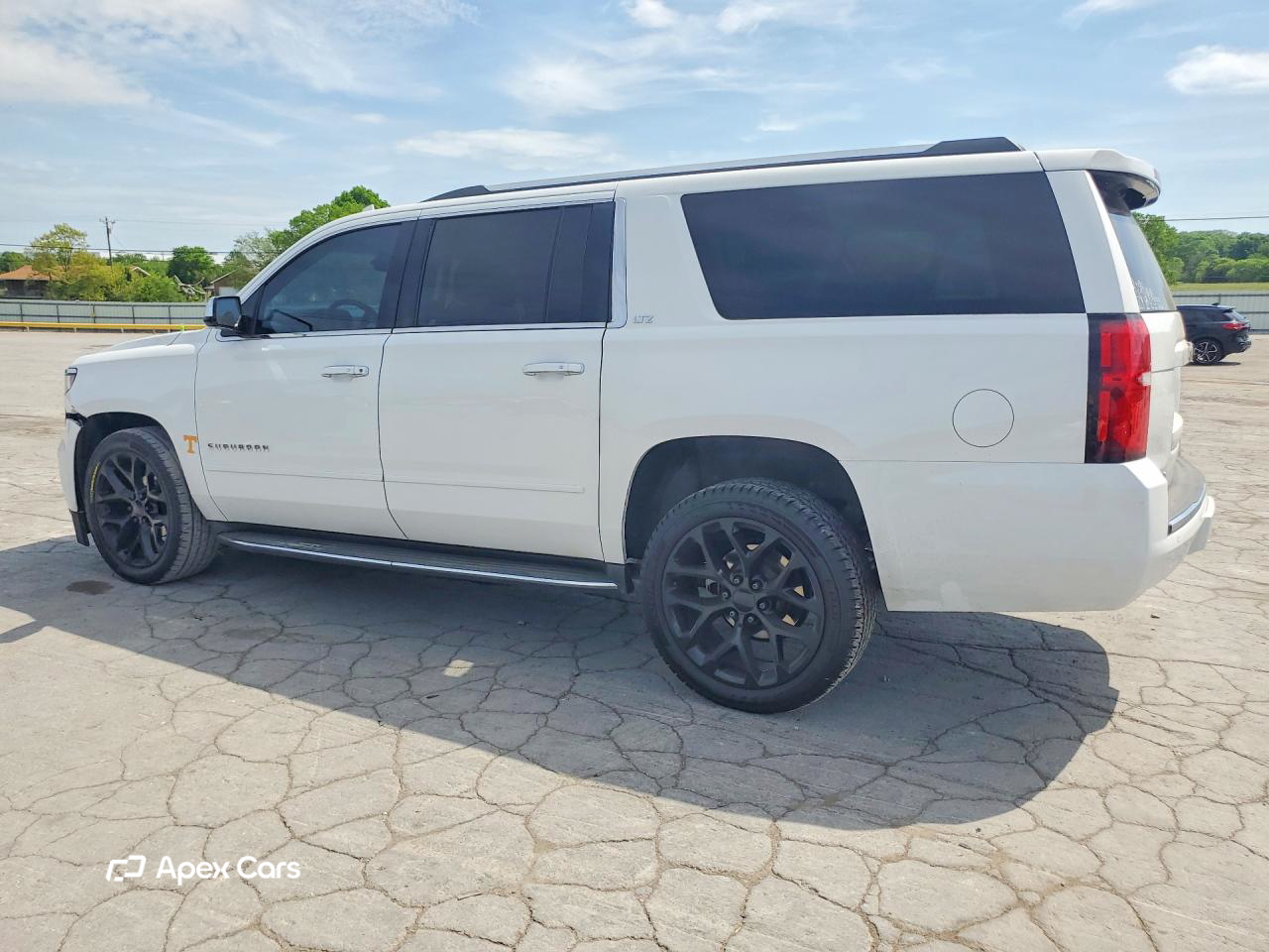 Chevrolet Suburban 2016