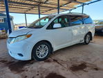 Toyota Sienna 2011