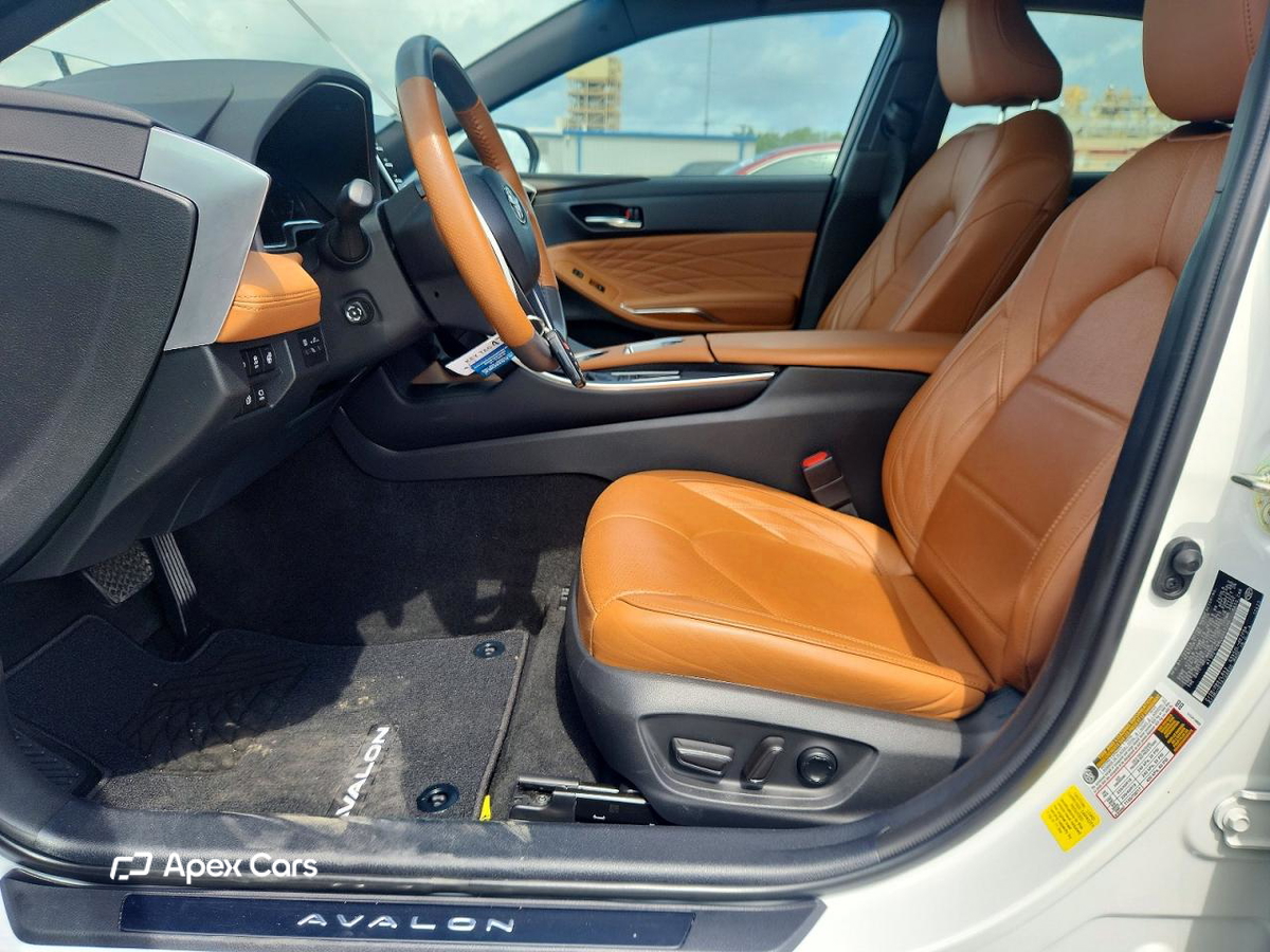 Toyota Avalon 2020