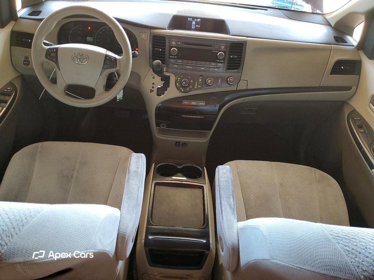 Toyota Sienna 2011