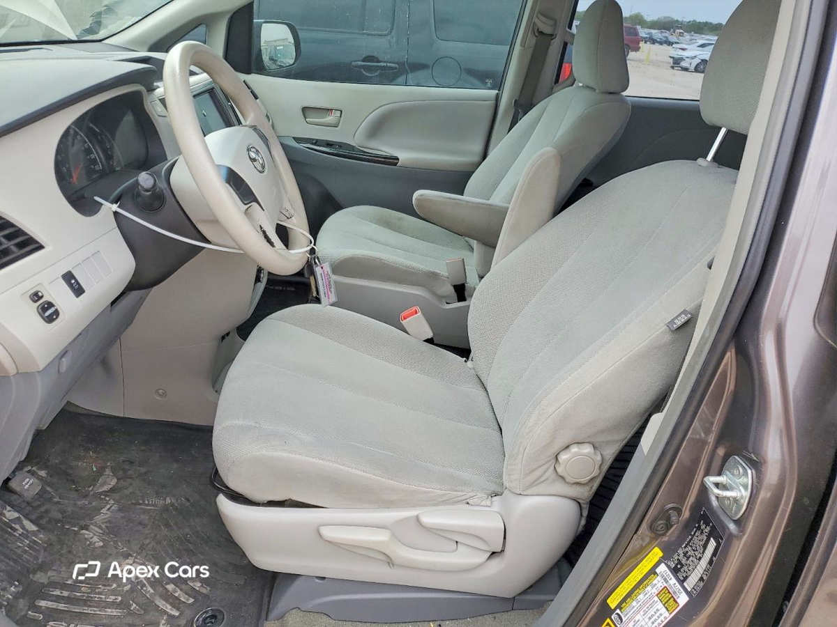 Toyota Sienna 2013