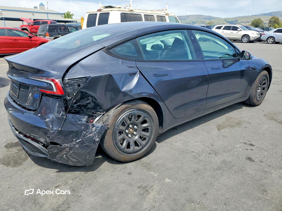 Tesla Model 3 2025