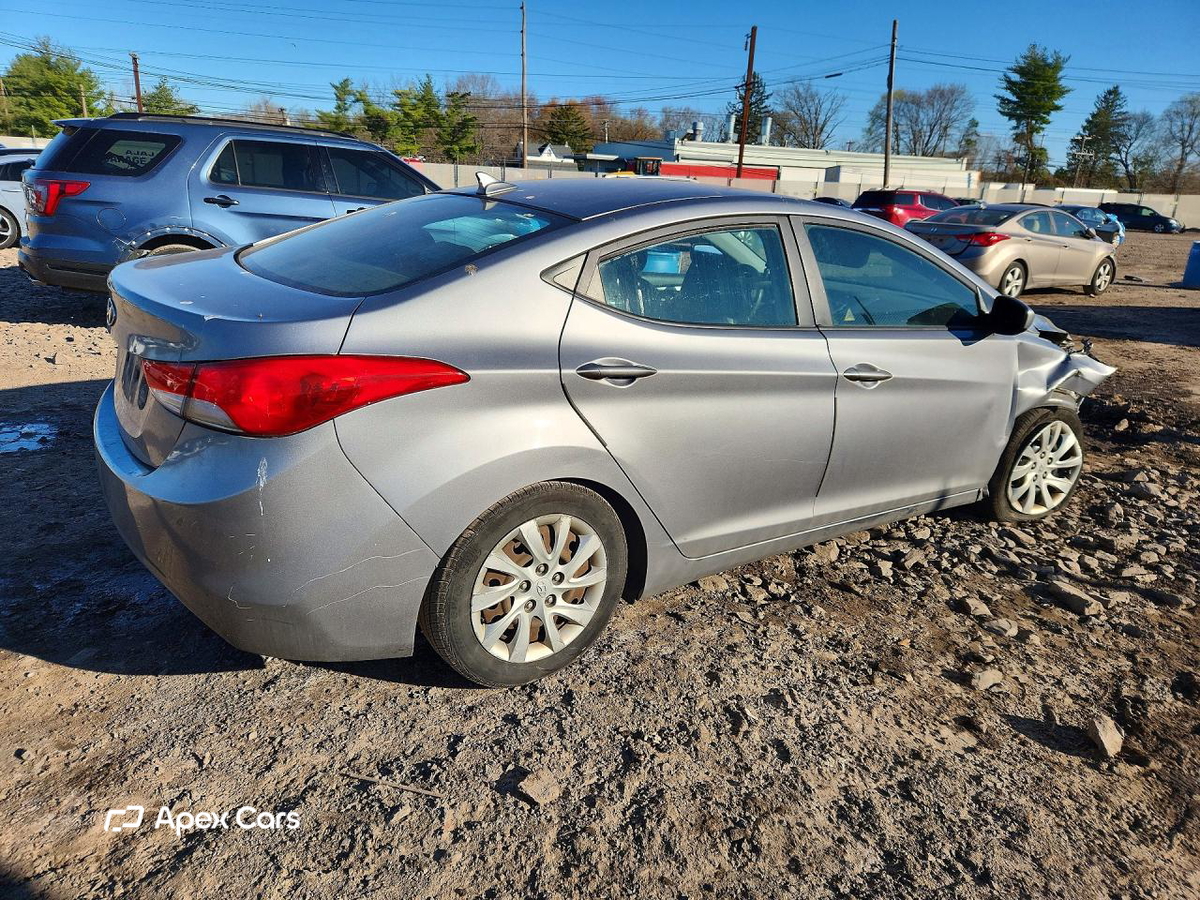 Hyundai Elantra 2012
