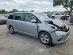 Toyota Sienna 2011