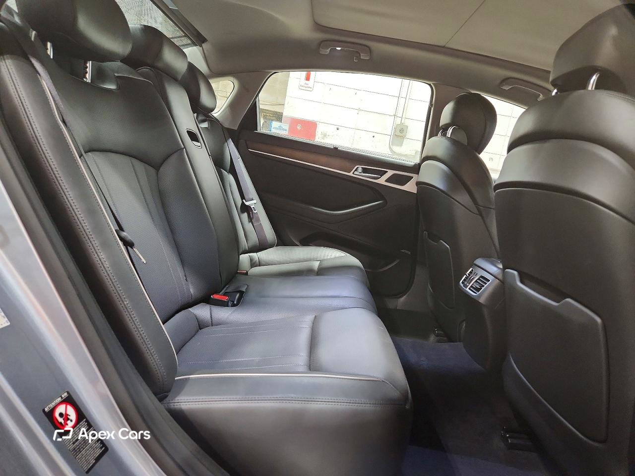 Hyundai Genesis 2016