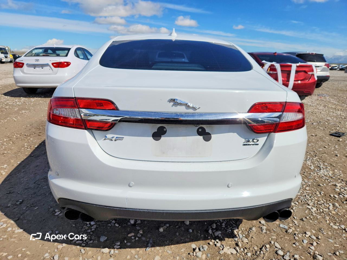Jaguar XF 2013