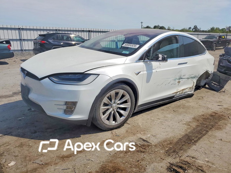 Tesla Model X 2019 - Image 1 of 14