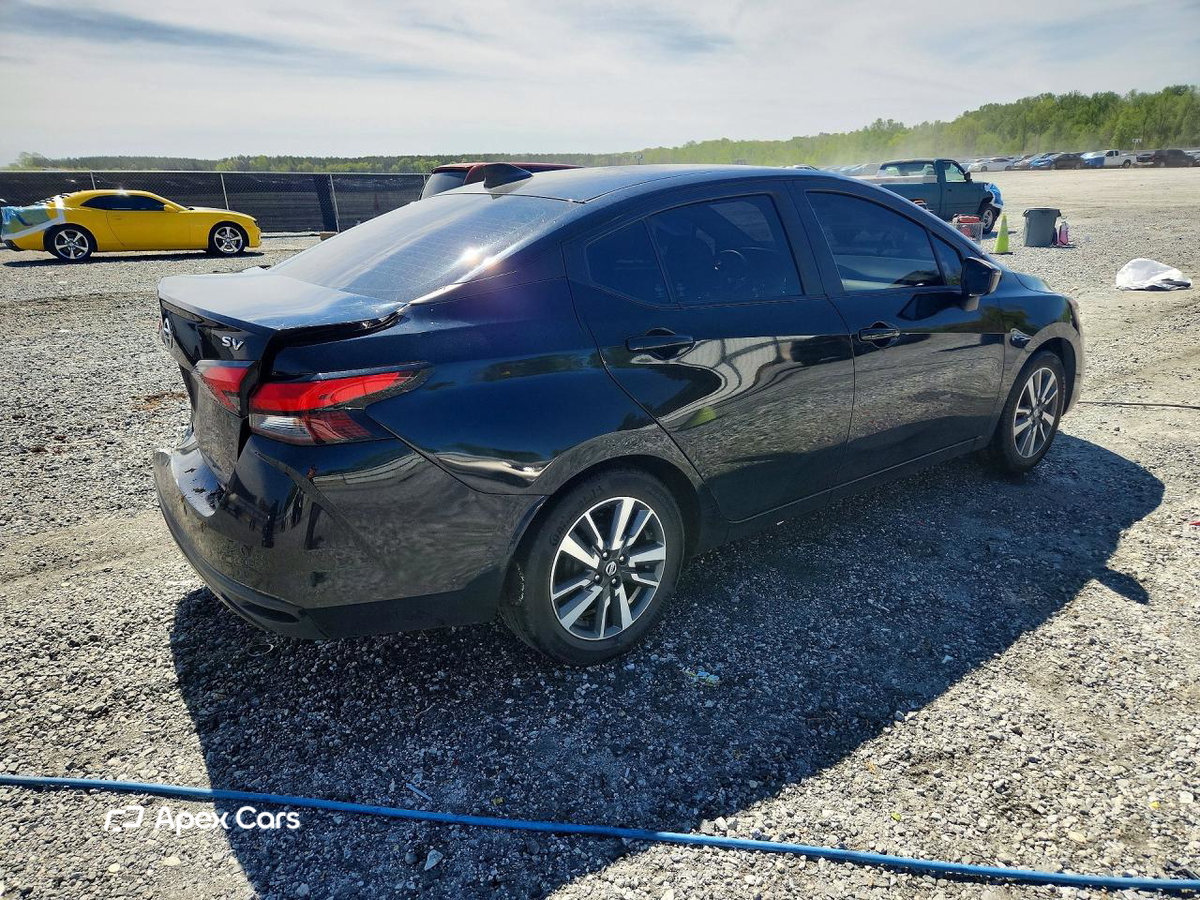 Nissan Versa 2021