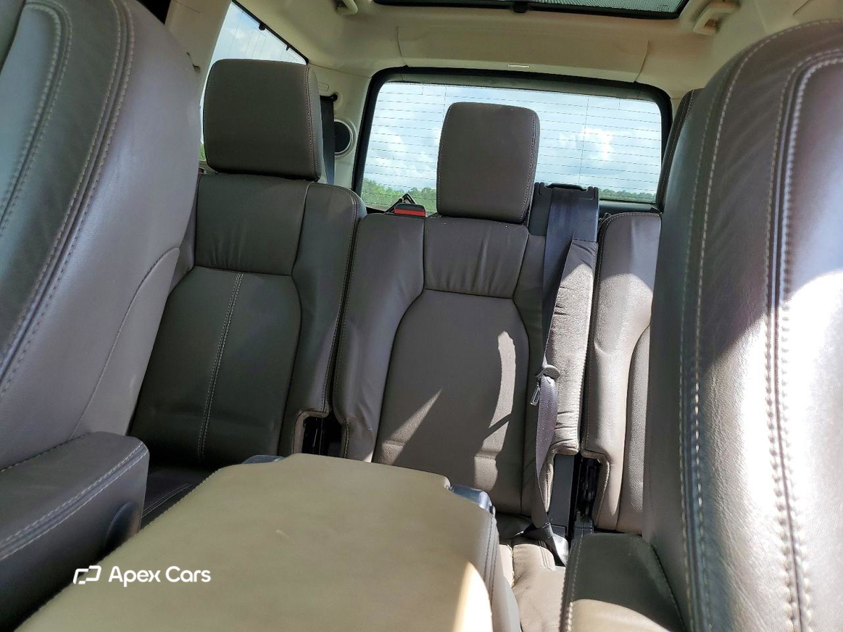Land Rover LR4 2013
