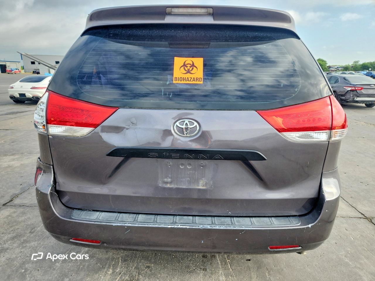 Toyota Sienna 2011