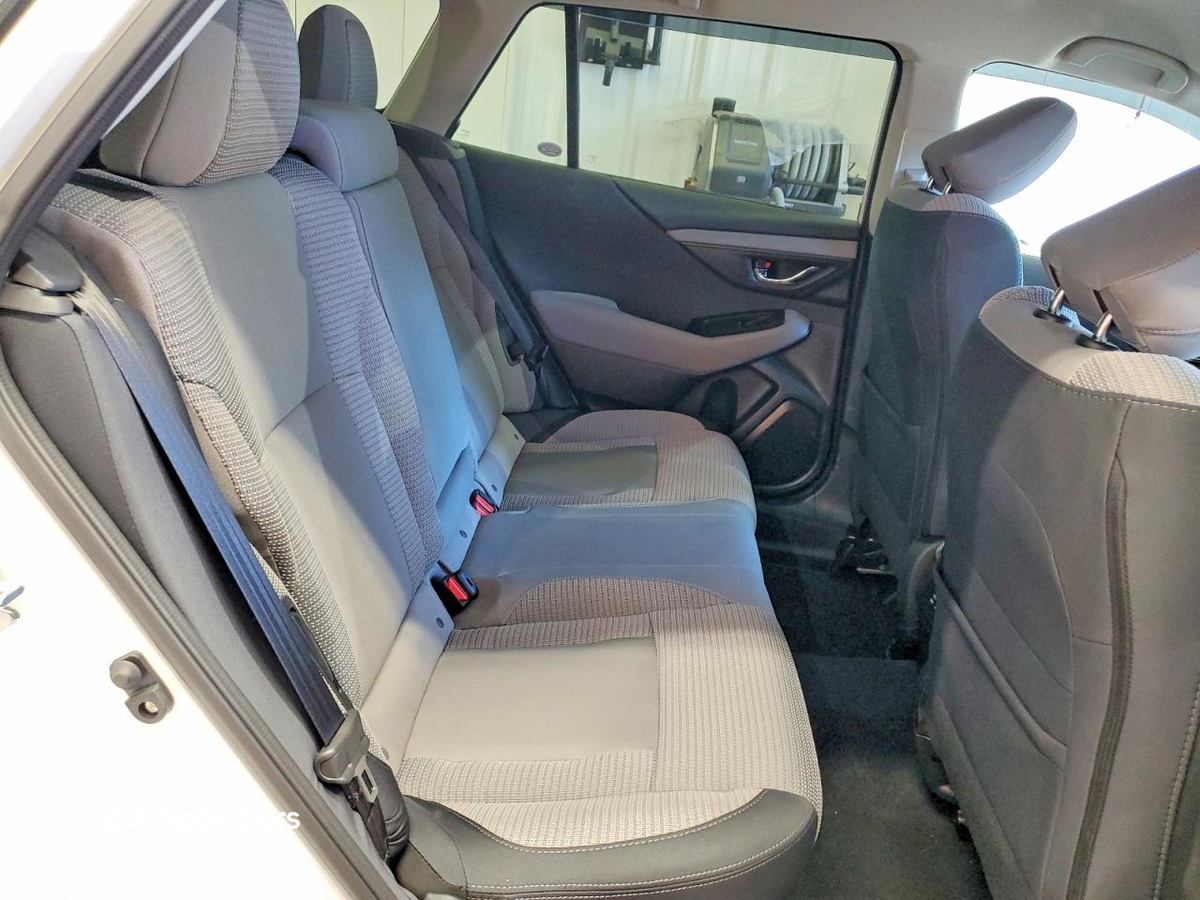 Subaru Outback 2025