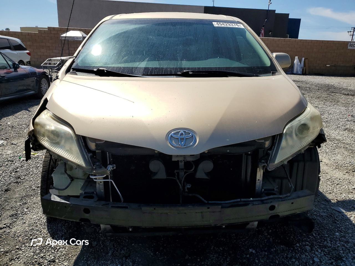 Toyota Sienna 2011
