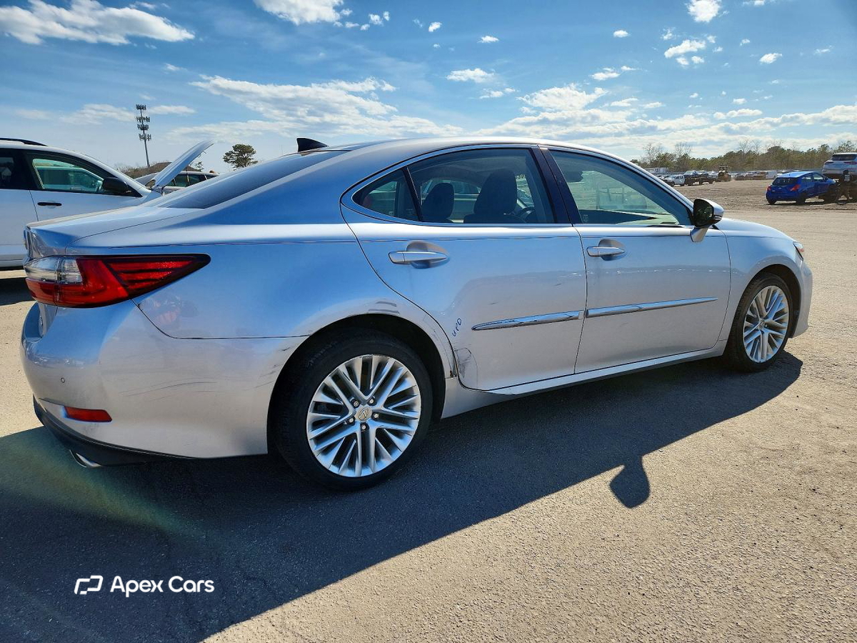 Lexus ES 2016