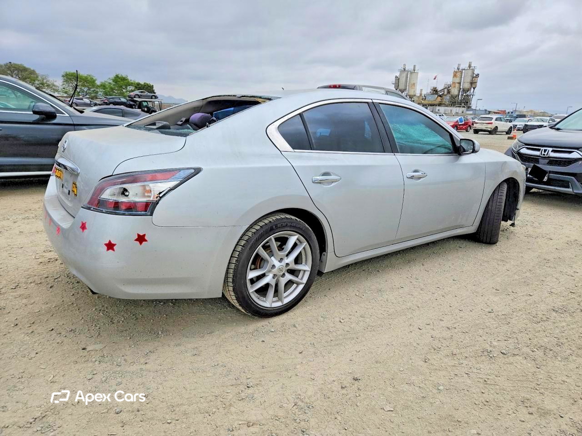 Nissan Maxima 2014