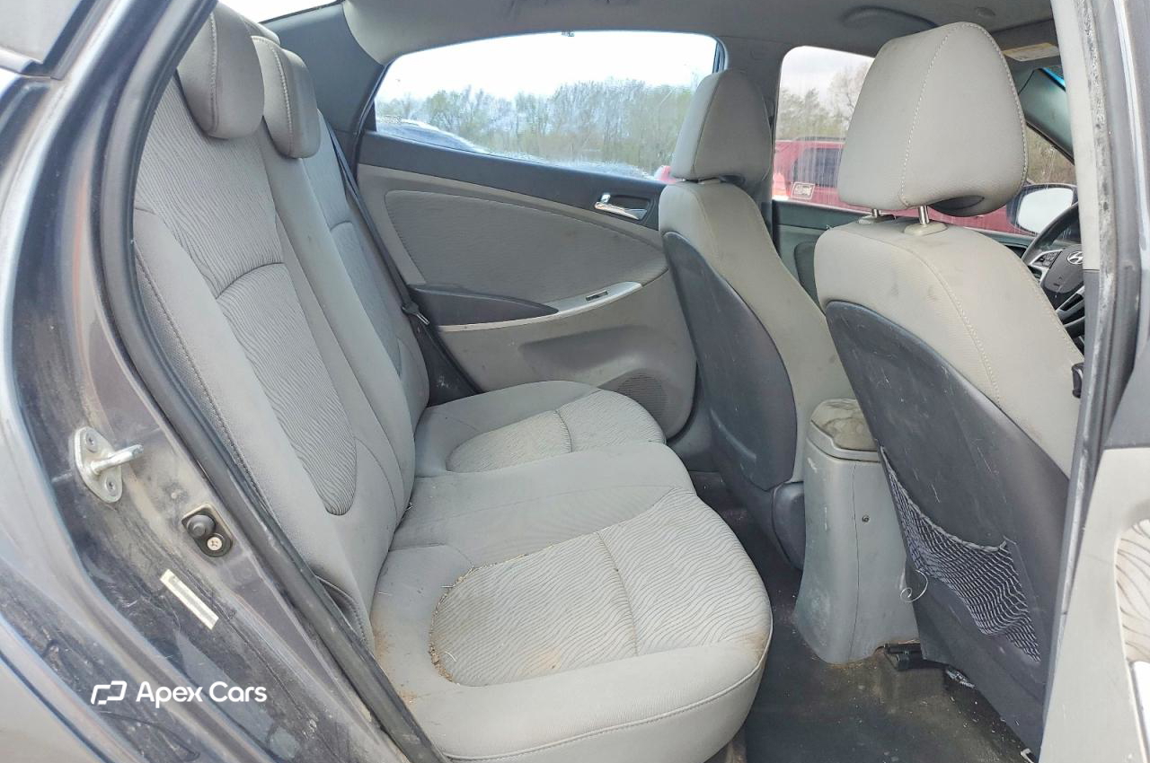 Hyundai Accent 2012