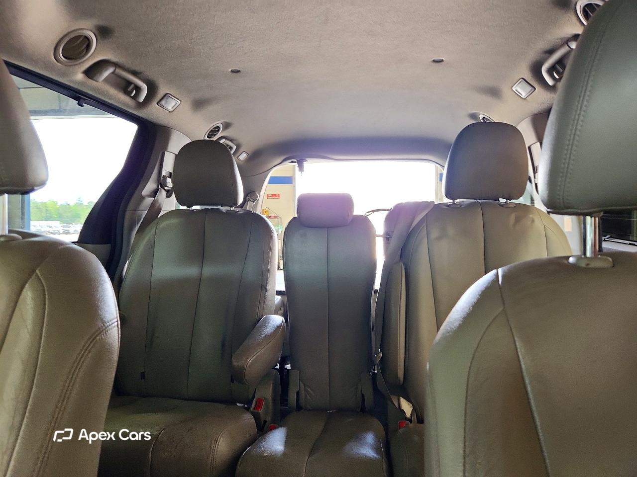 Toyota Sienna 2011