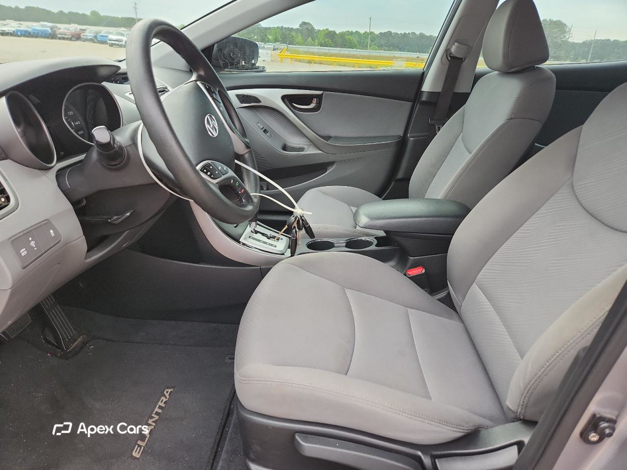 Hyundai Elantra 2012