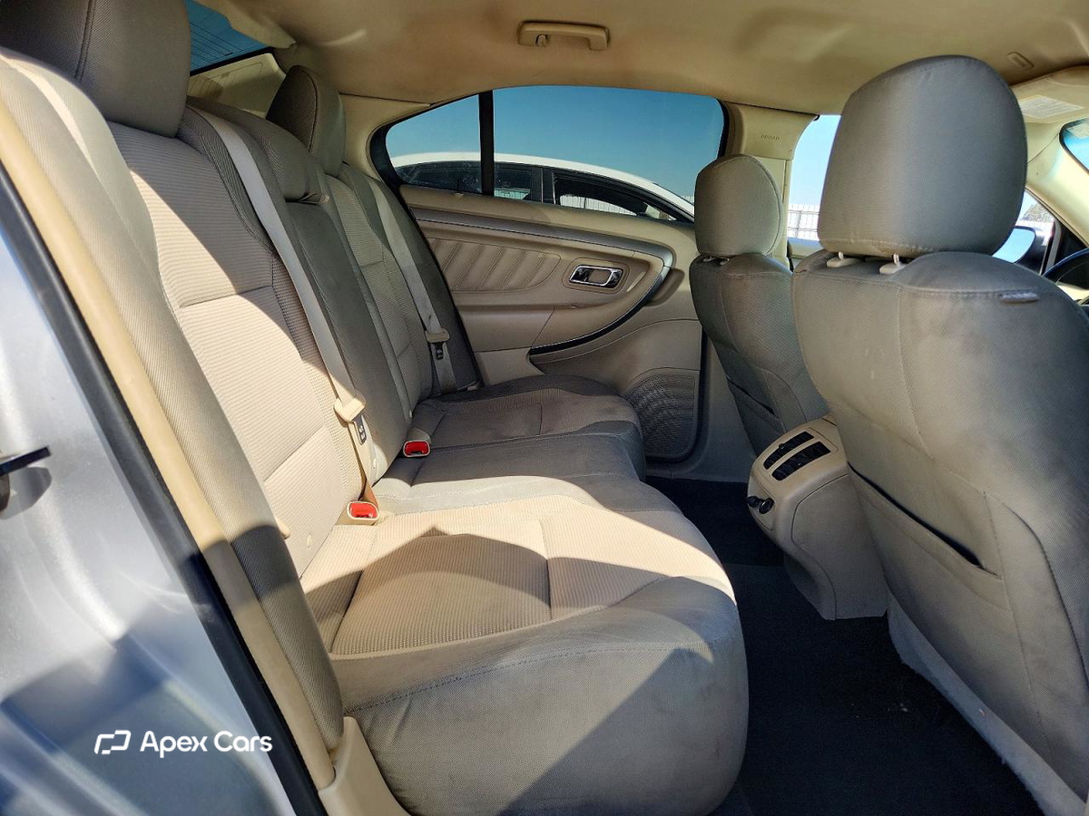Ford Taurus 2015