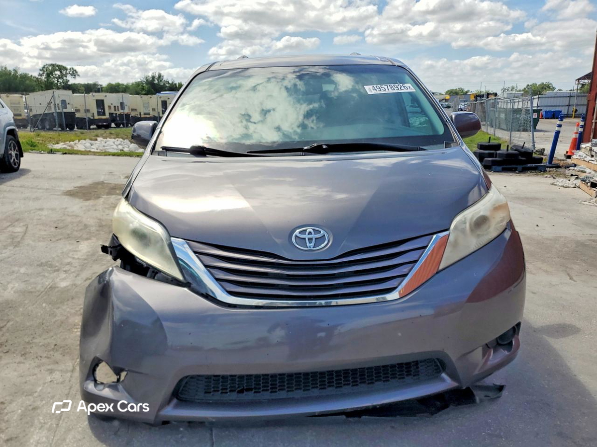 Toyota Sienna 2015