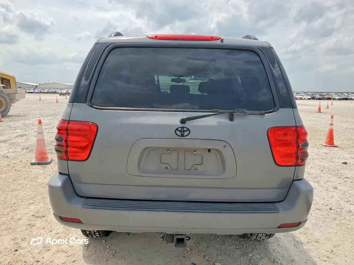 Toyota Sequoia 2004