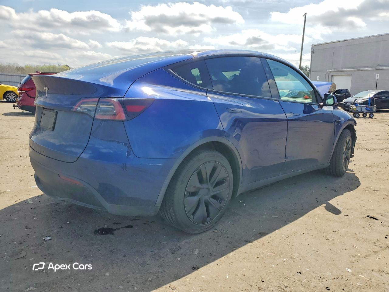 Tesla Model Y 2025