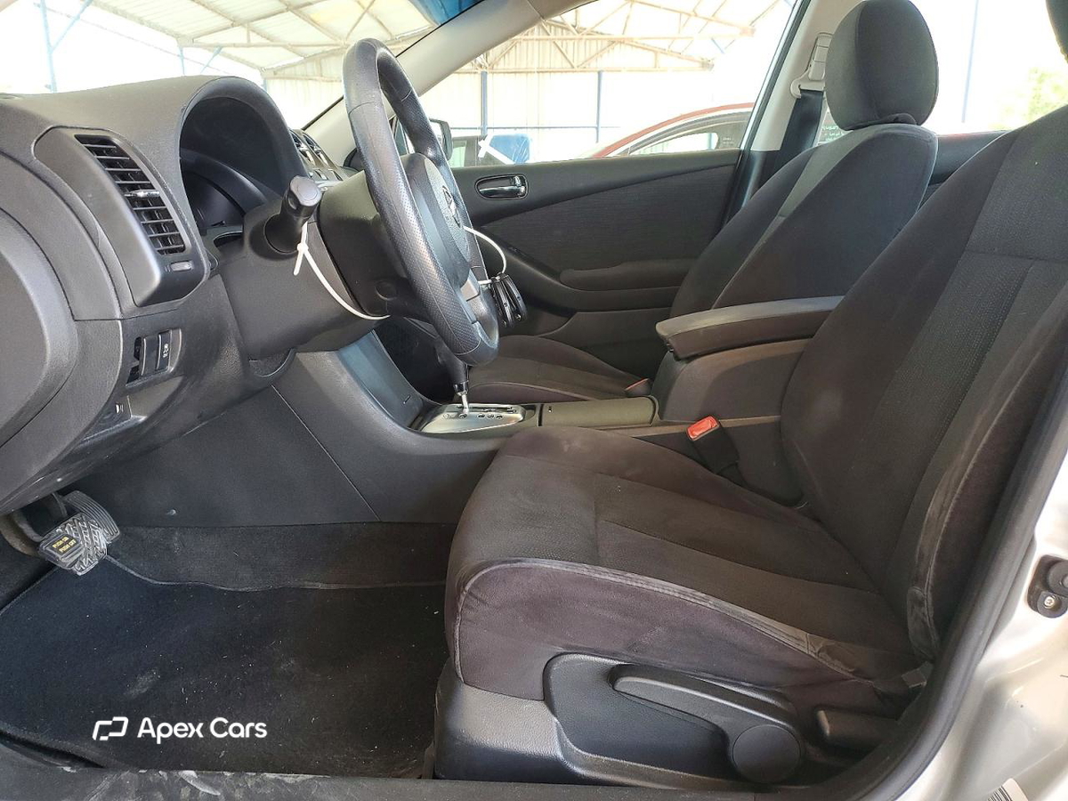 Nissan Altima 2011