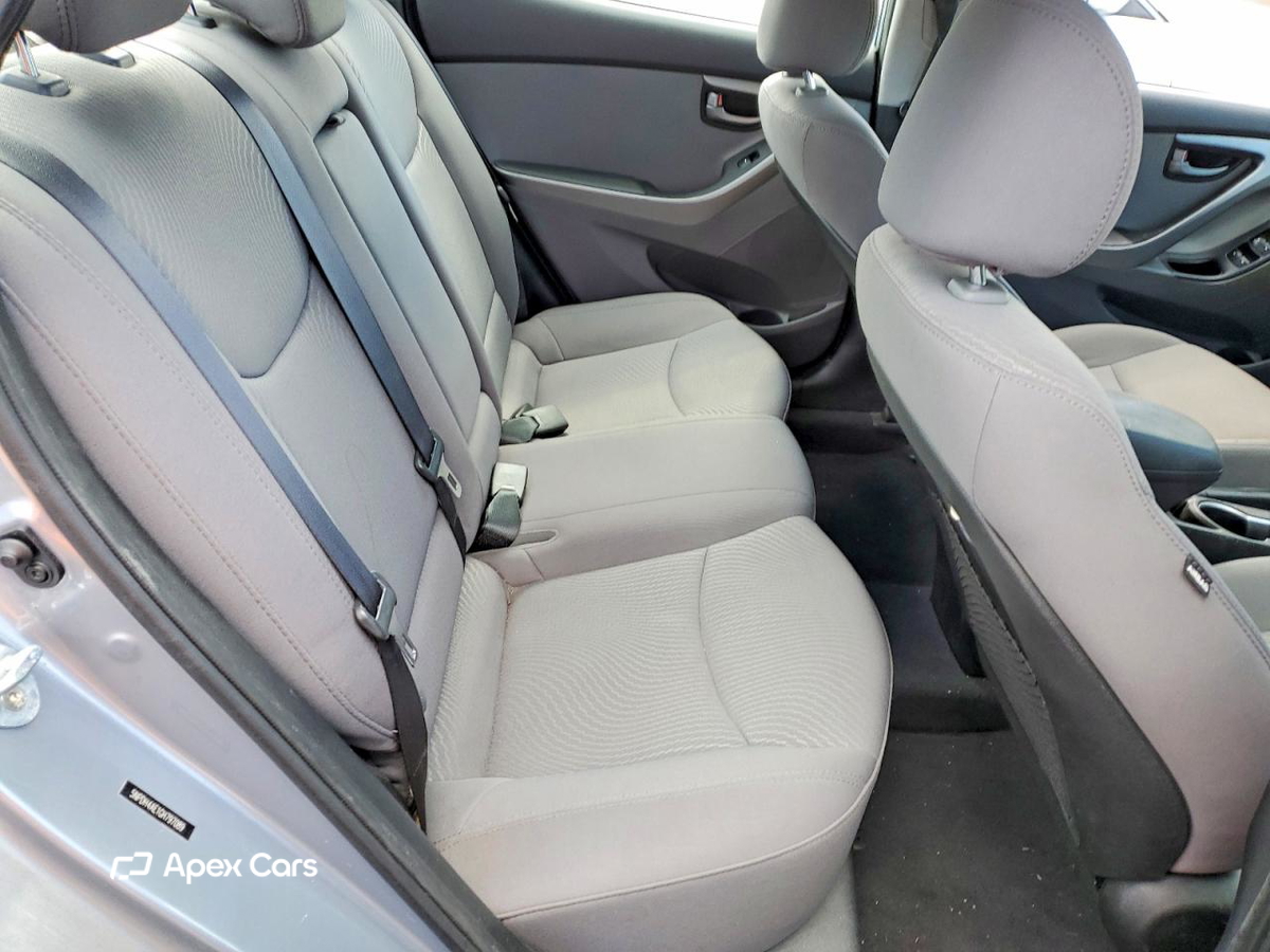Hyundai Elantra 2016