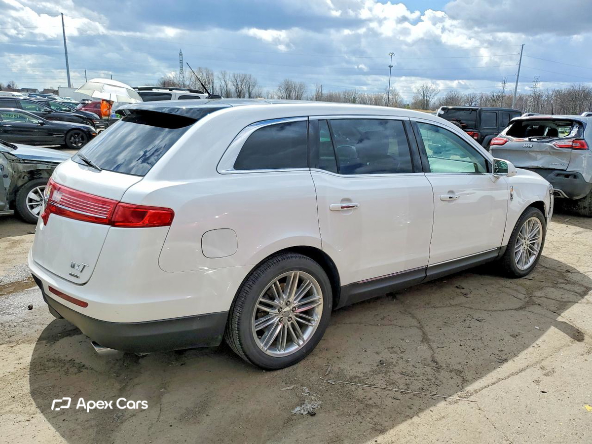 Lincoln MKT 2015