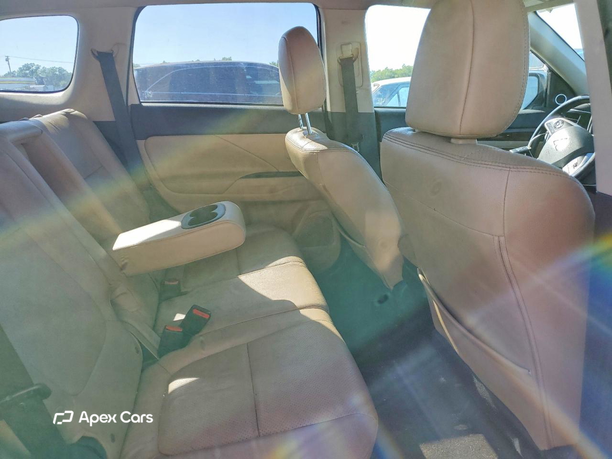 Mitsubishi Outlander 2015