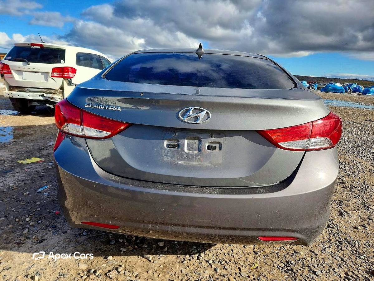 Hyundai Elantra 2013