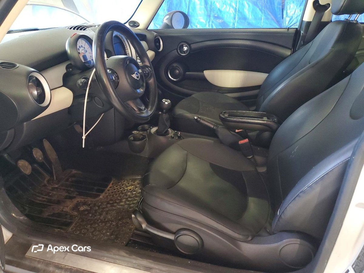 MINI Cooper 2011