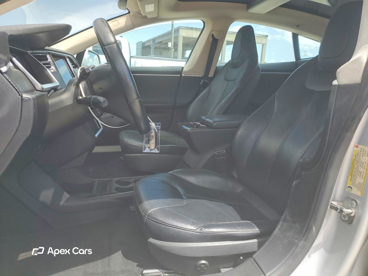 Tesla Model S 2013