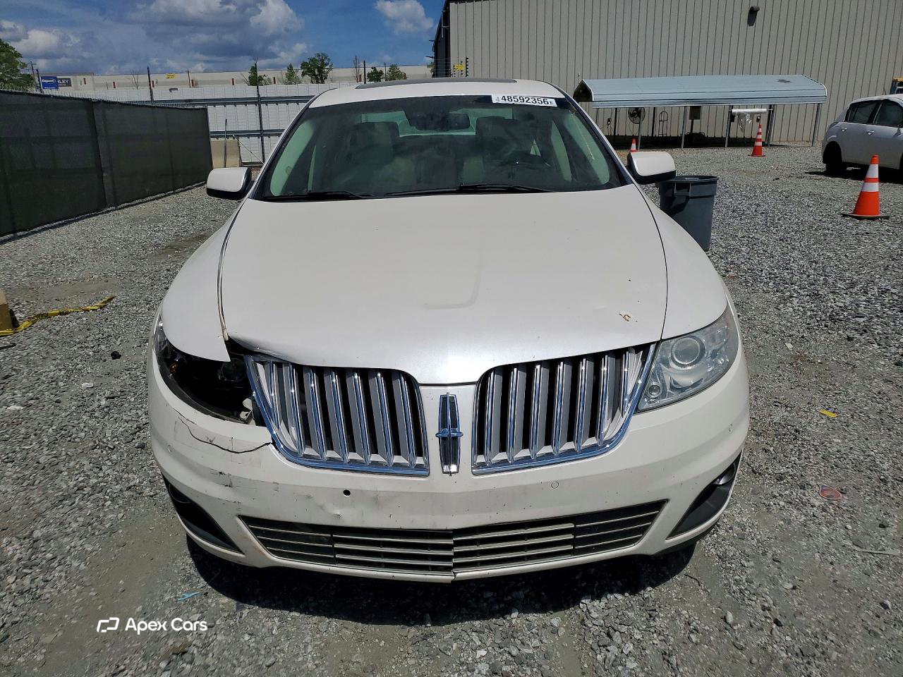 Lincoln MKS 2011