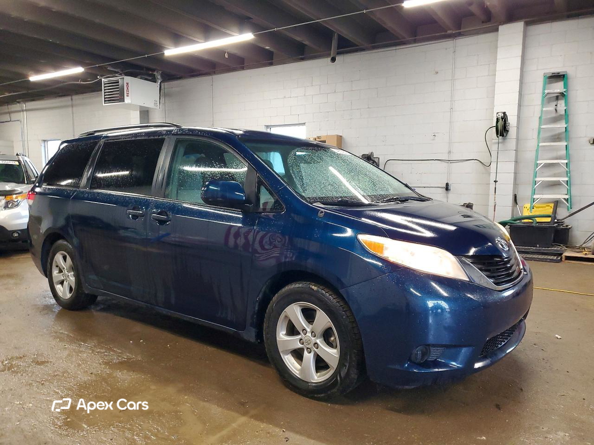 Toyota Sienna 2011