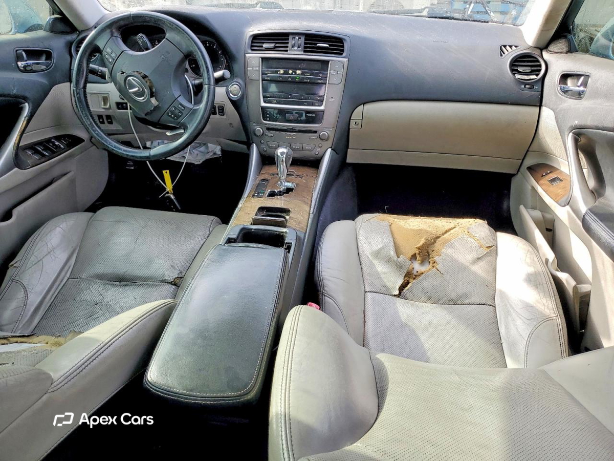 Lexus IS 2010
