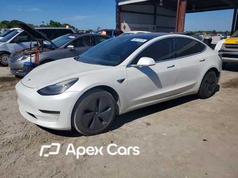 Tesla Model 3 2020 - Image 1 of 13