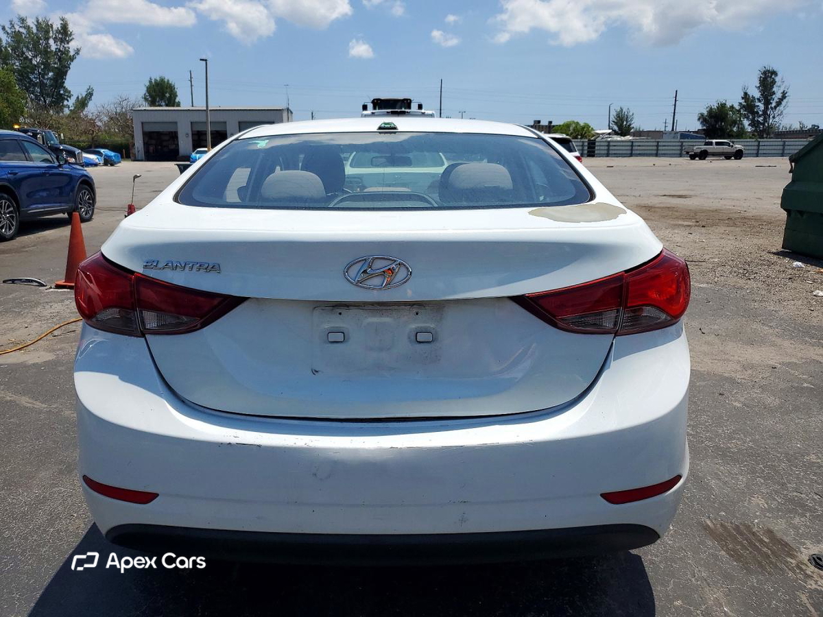 Hyundai Elantra 2016