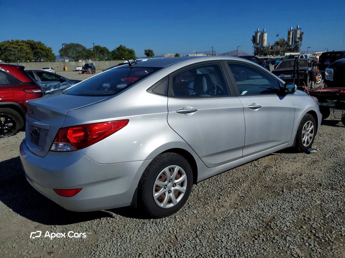 Hyundai Accent 2012
