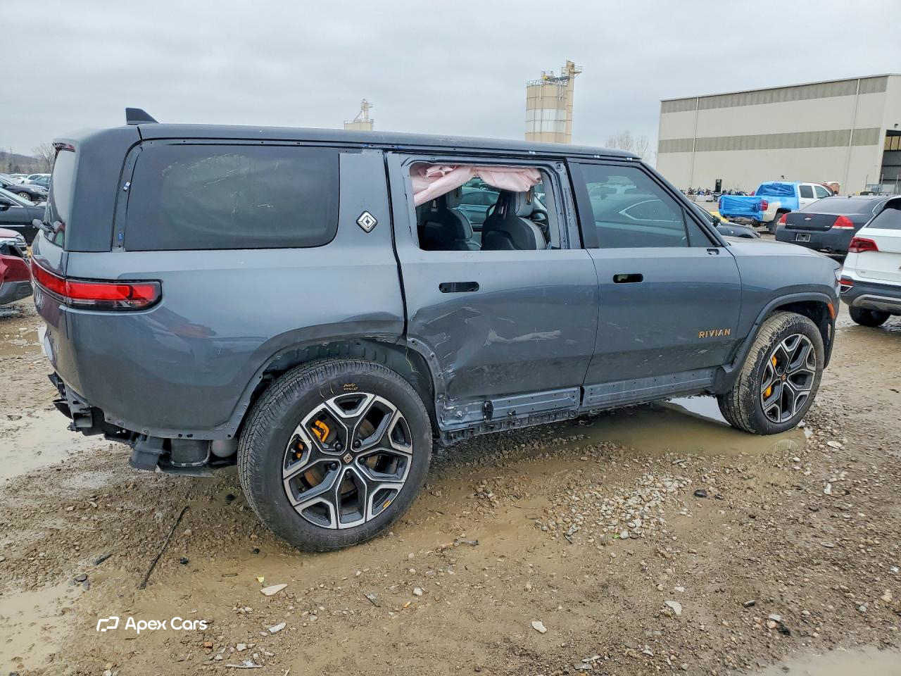 Rivian R1S 2023