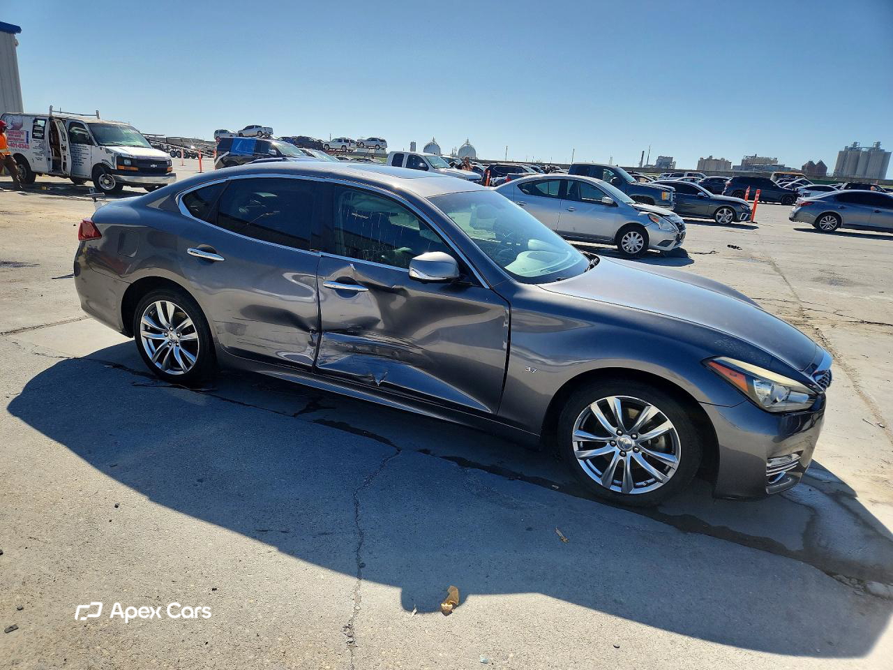 Infiniti Q70 2017