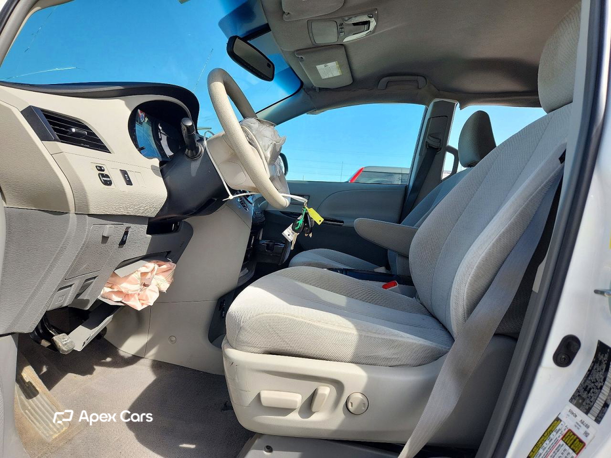 Toyota Sienna 2011