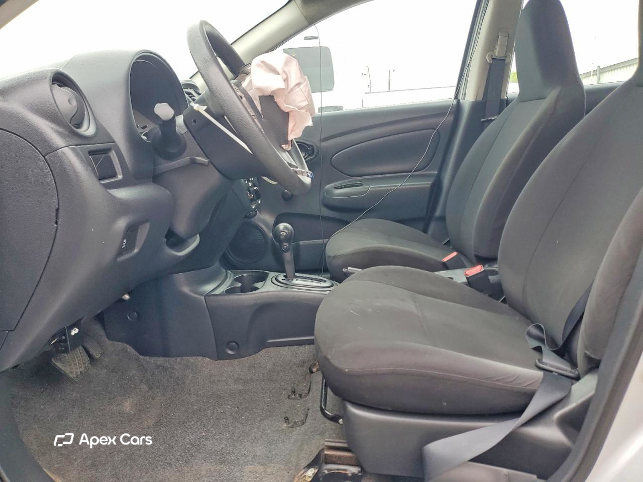 Nissan Versa 2015