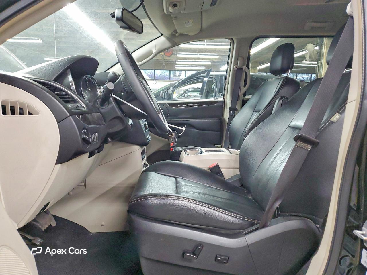 Chrysler Voyager 2015