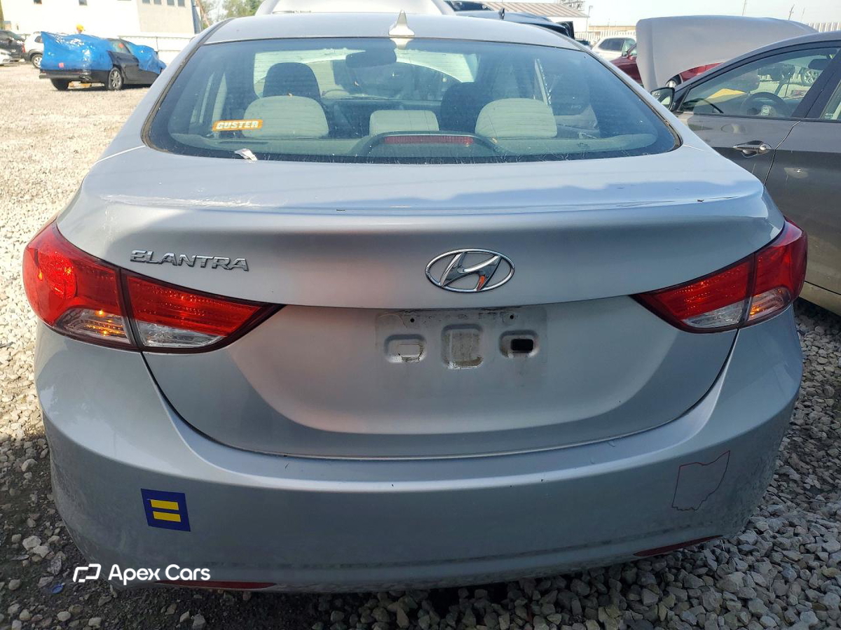 Hyundai Elantra 2013