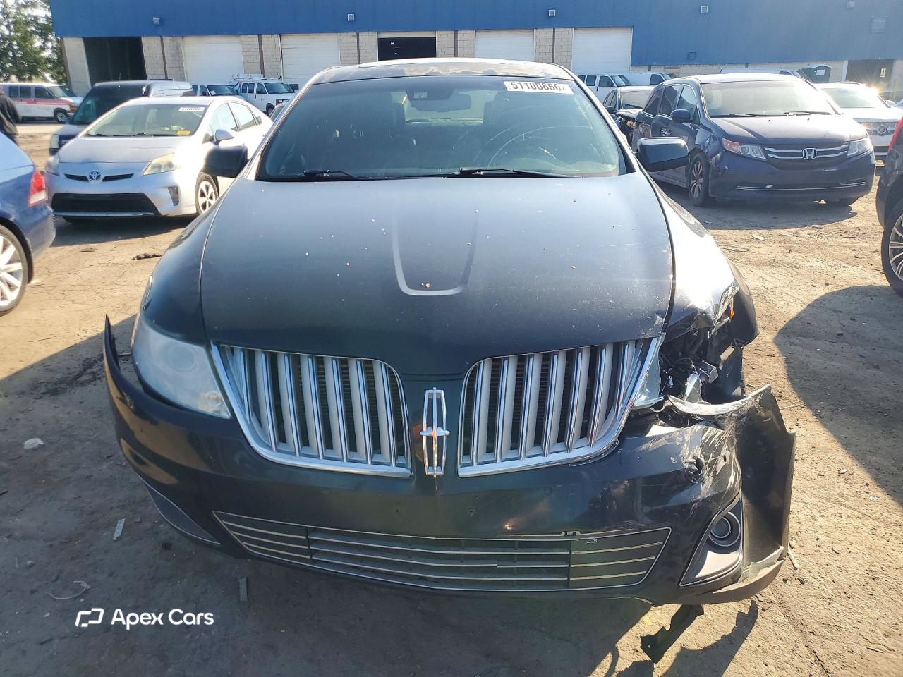 Lincoln MKS 2011